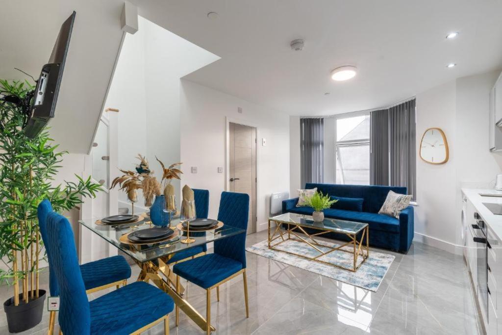 Luxurious Apartments - In Cardiff Esterno foto