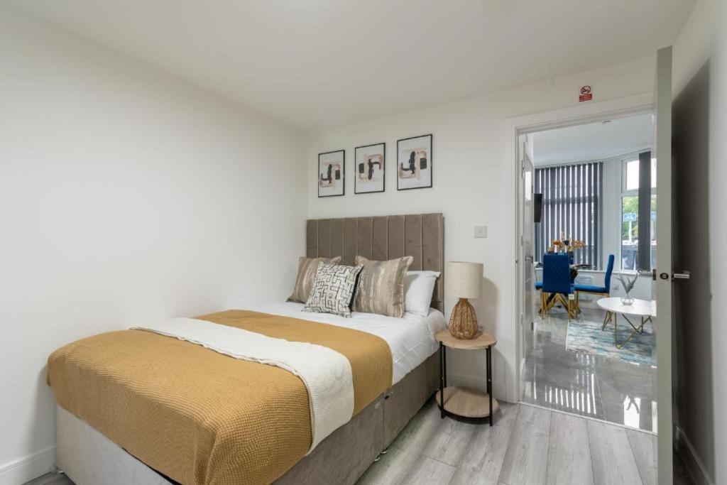 Luxurious Apartments - In Cardiff Esterno foto