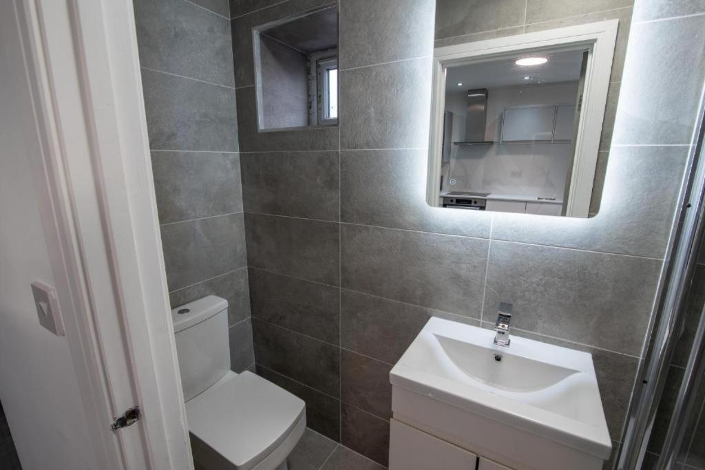 Luxurious Apartments - In Cardiff Esterno foto