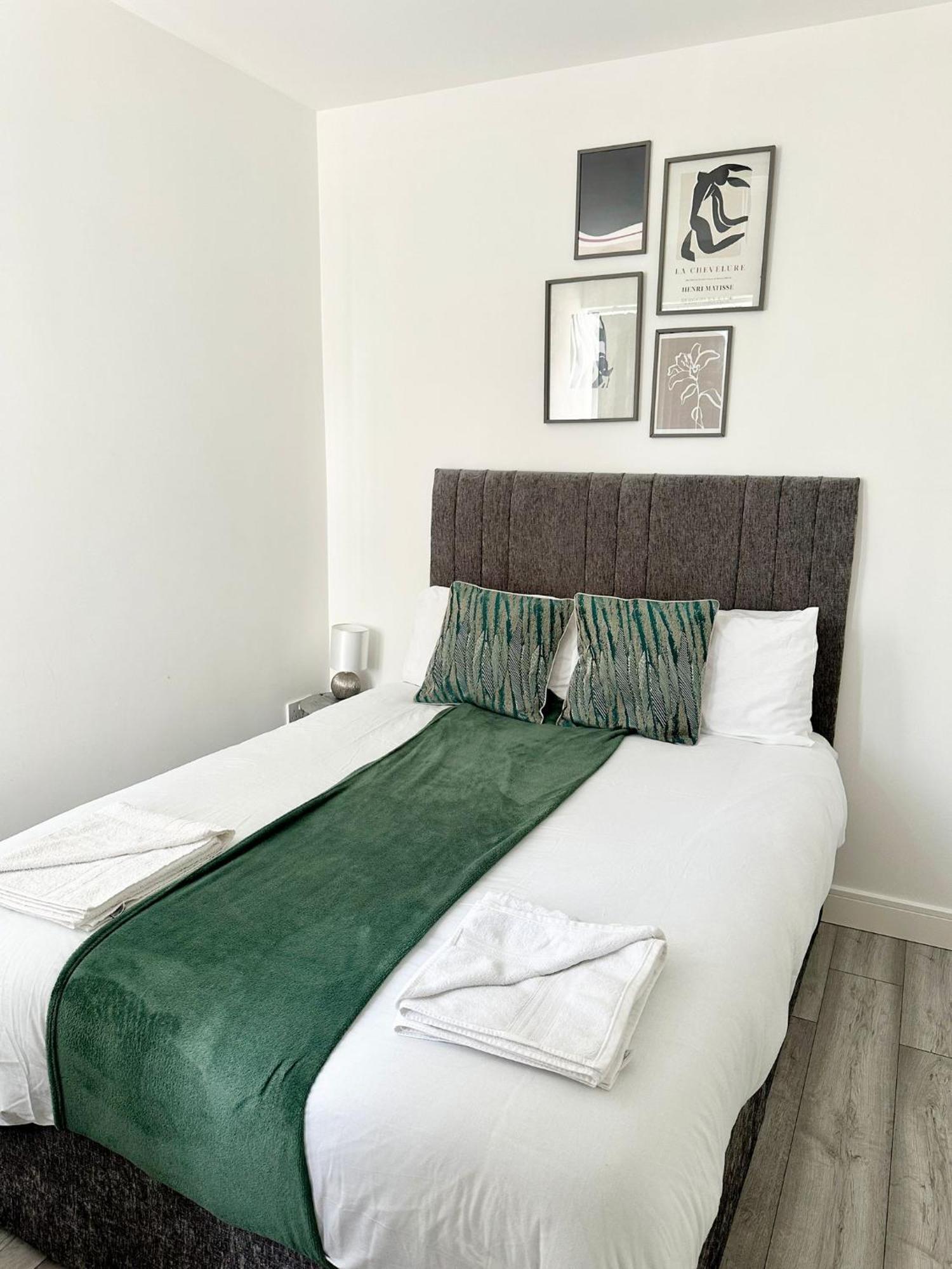 Luxurious Apartments - In Cardiff Esterno foto